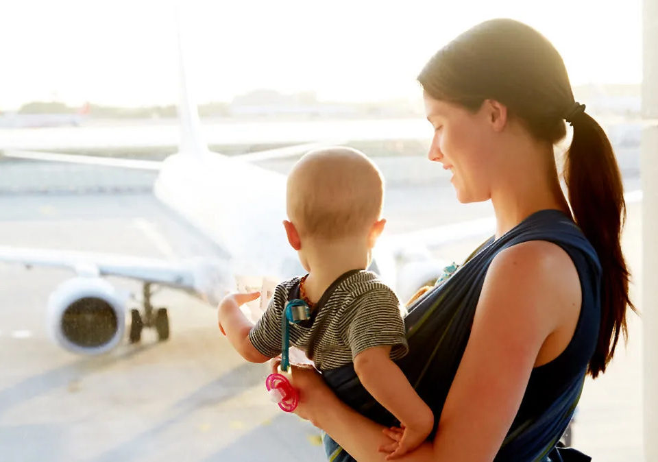 Zasto bebe placu u avionu